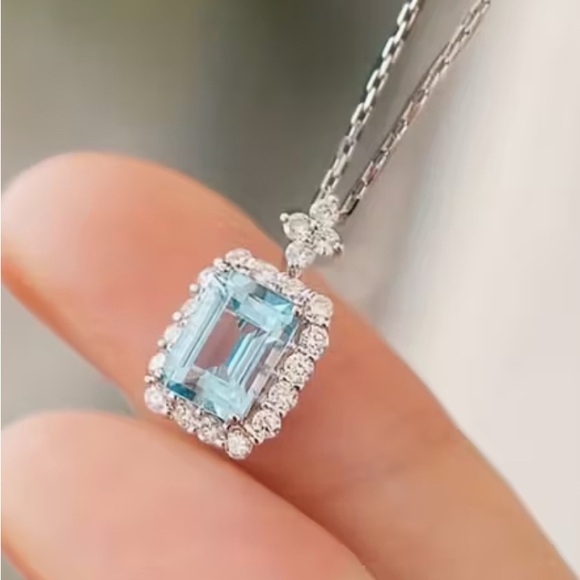 Beautiful Ocean Blue Pendant Necklace - Picture 3 of 6